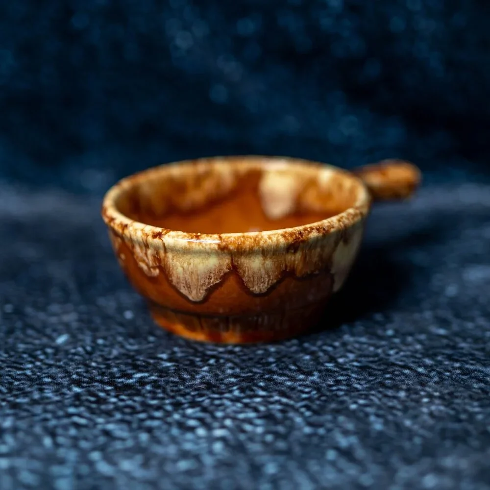 CLEARANCE Vintage Hull Brown Drip Pottery Handled Soup Bowl – USA